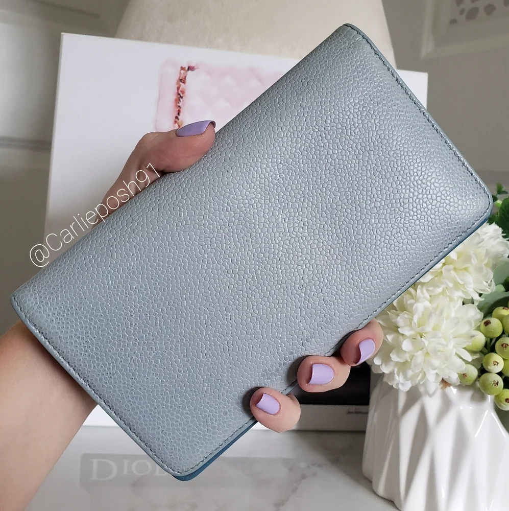 **SOLD** Authentic Pre-owned Chanel Caviar Timeless Bi-Fold Wallet - Picture 5 of 15